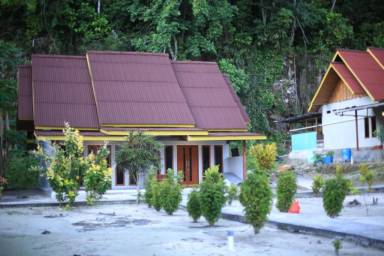 Amoryg Resort And Dive Raja Ampat Pulau Mansuar Exterior photo