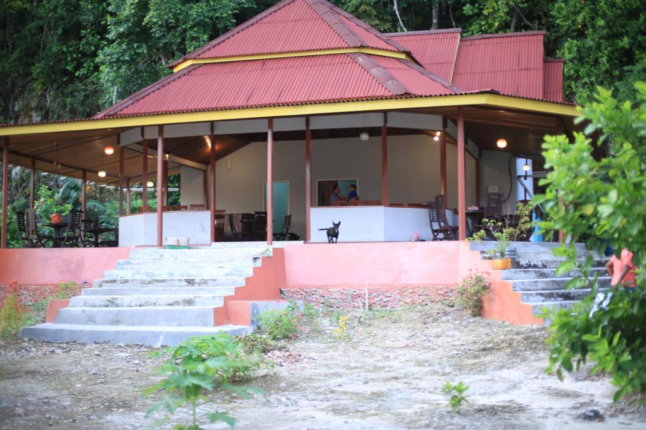Amoryg Resort And Dive Raja Ampat Pulau Mansuar Exterior photo