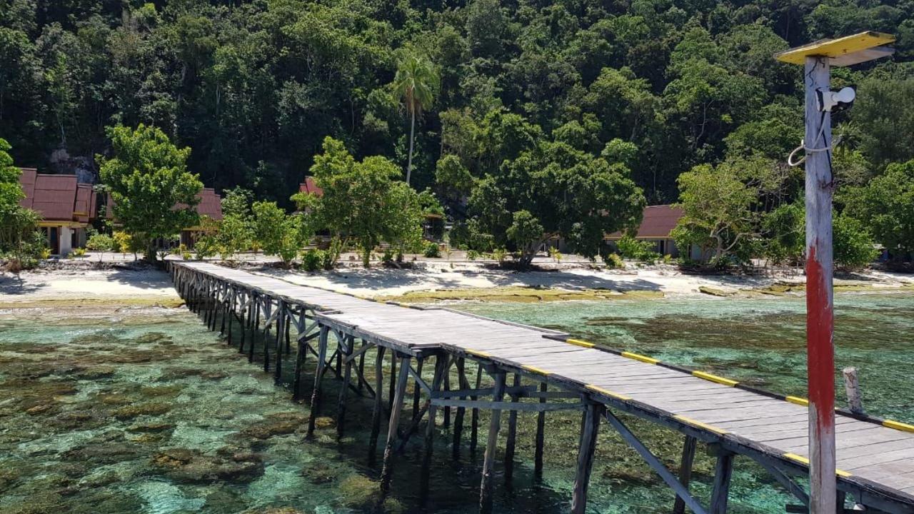 Amoryg Resort And Dive Raja Ampat Pulau Mansuar Exterior photo