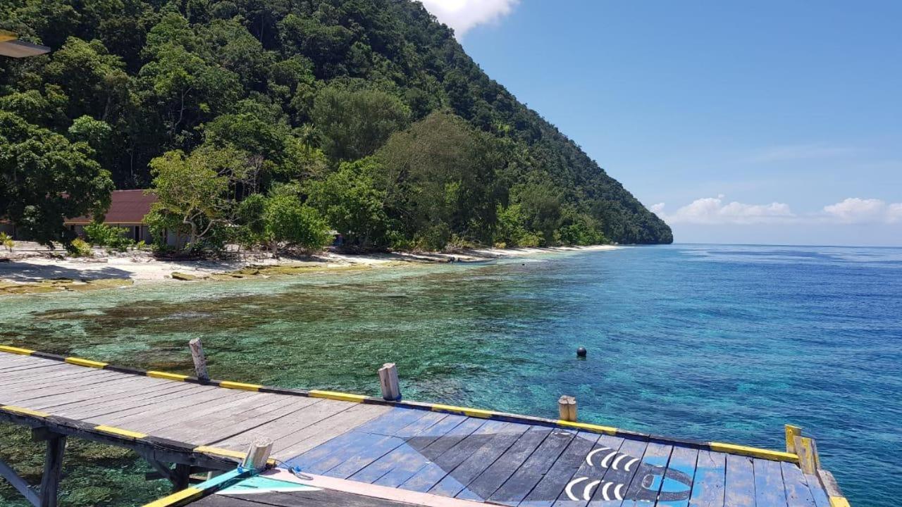 Amoryg Resort And Dive Raja Ampat Pulau Mansuar Exterior photo
