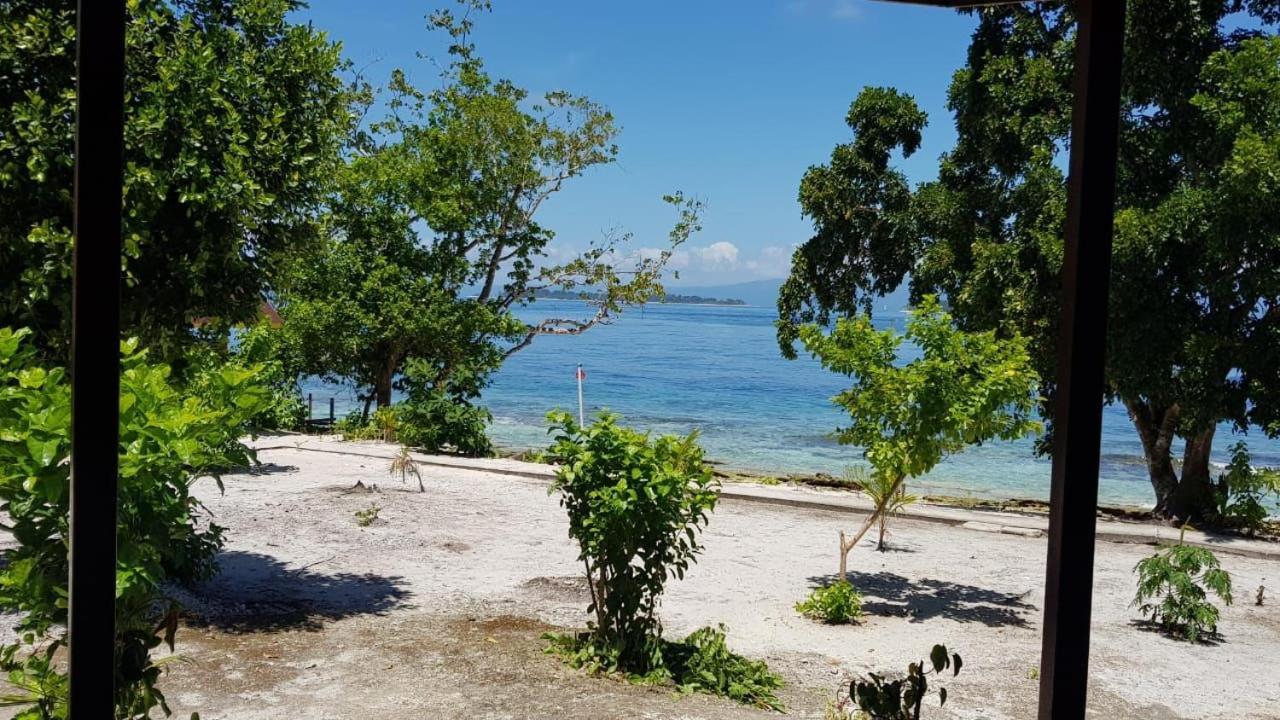 Amoryg Resort And Dive Raja Ampat Pulau Mansuar Exterior photo