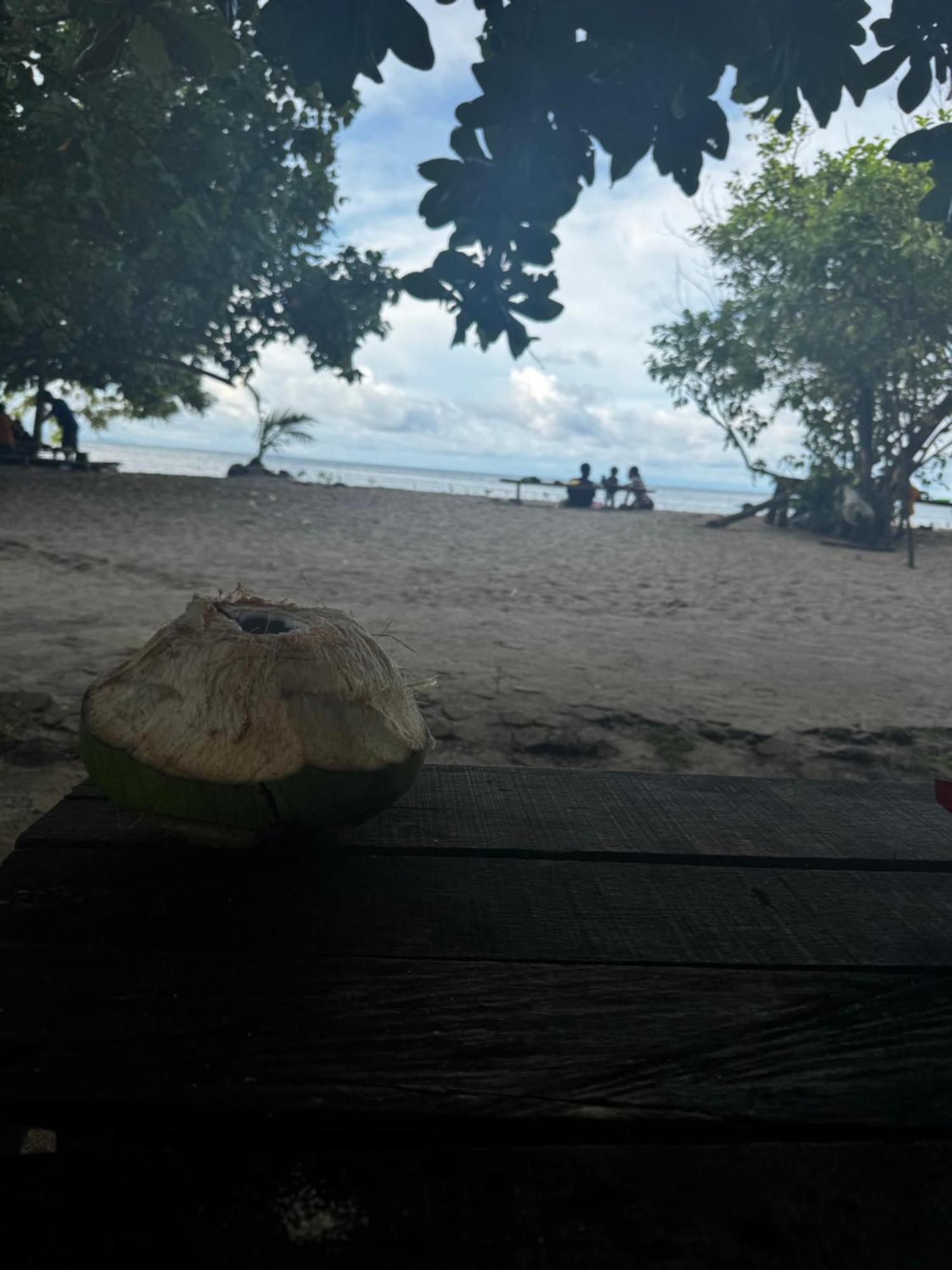 Amoryg Resort And Dive Raja Ampat Pulau Mansuar Exterior photo
