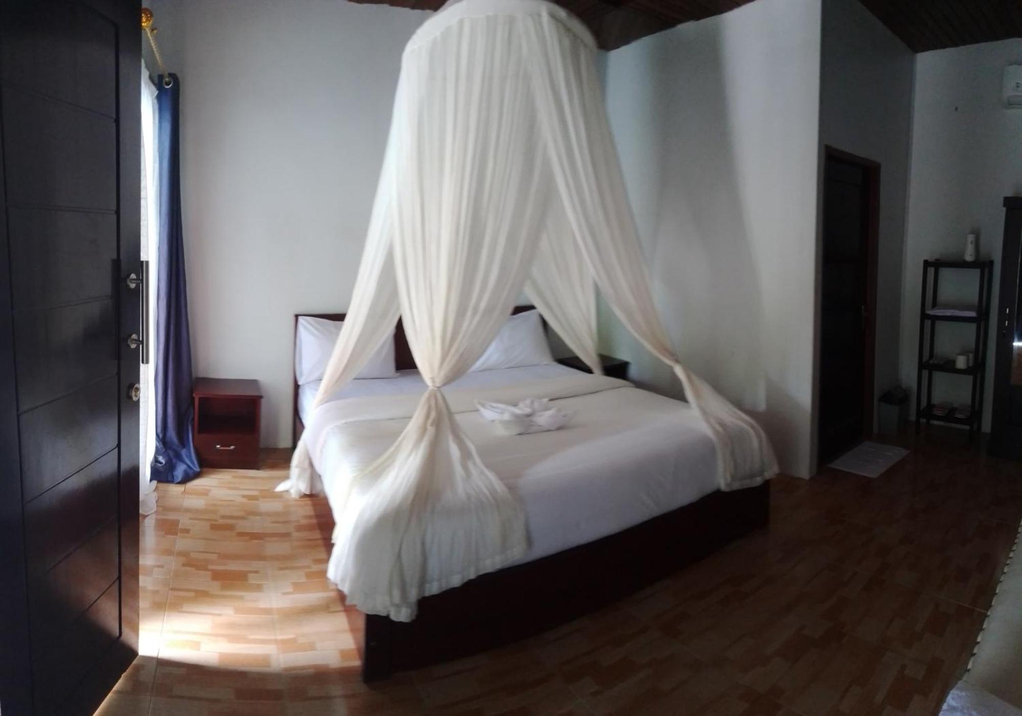 Amoryg Resort And Dive Raja Ampat Pulau Mansuar Exterior photo