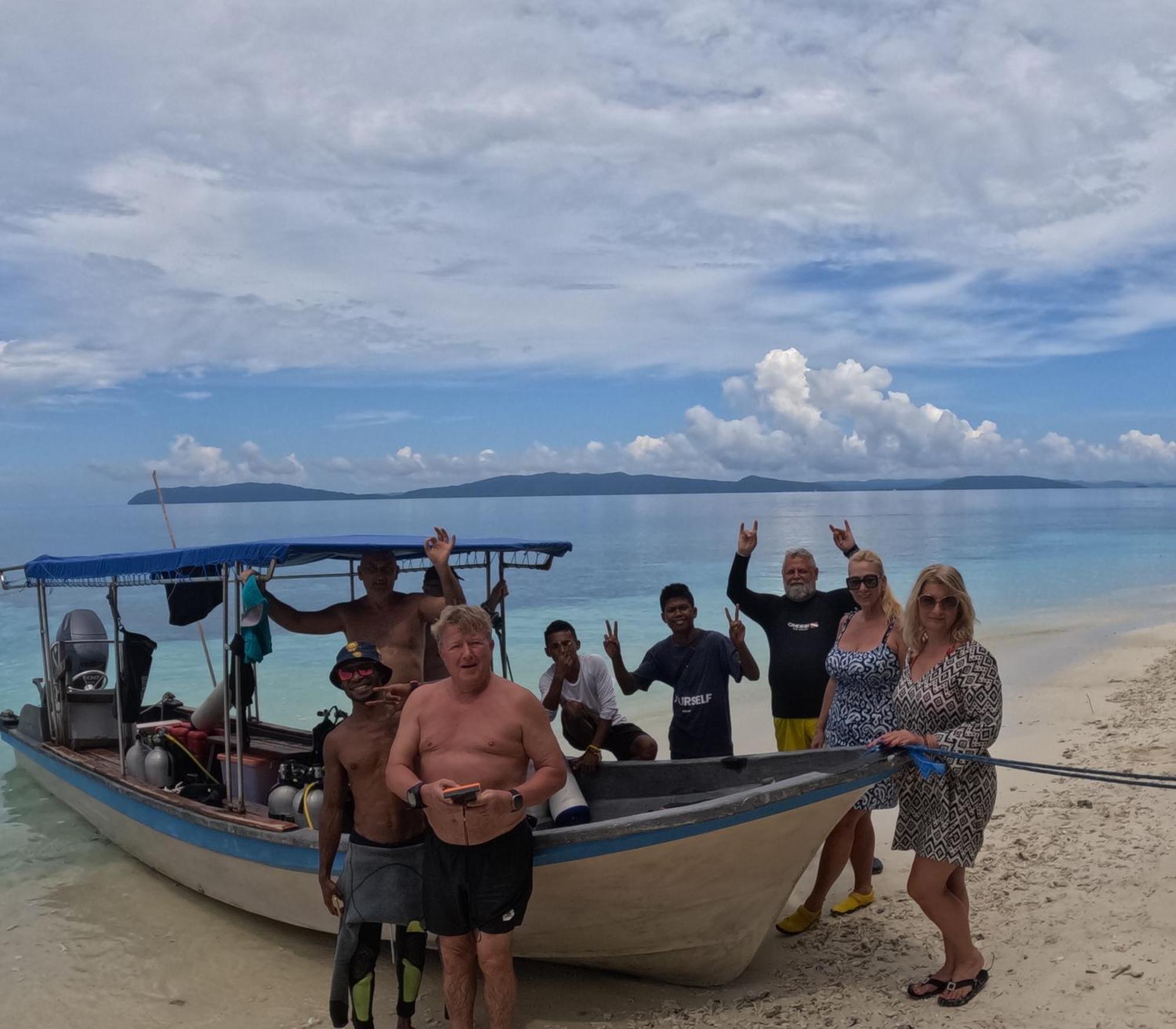 Amoryg Resort And Dive Raja Ampat Pulau Mansuar Exterior photo